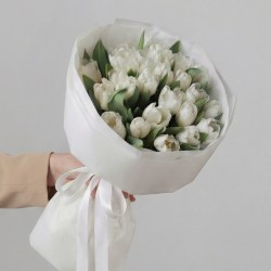 25 belyh tyulpanov 6